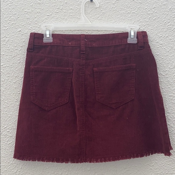 Burgundy mini skirt - Picture 2 of 2